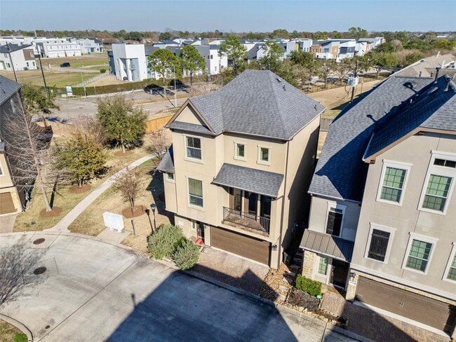 Building Photo - 10218 Spring Shadows Park Cir