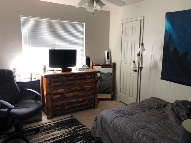 Building Photo - Cedargrove