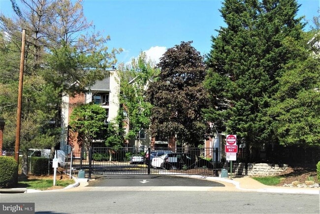 Building Photo - 3313 Wyndham Cir