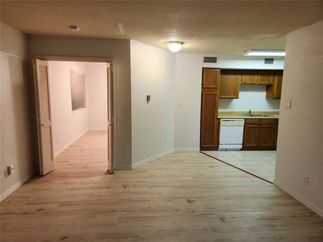 Building Photo - 9813 Walnut St