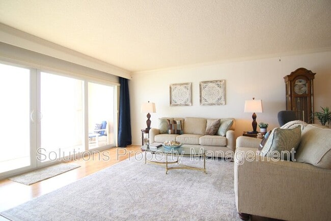 Building Photo - 1095 N Hwy A1A