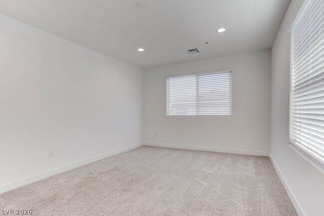 Building Photo - 70 Harrison Rose Ct