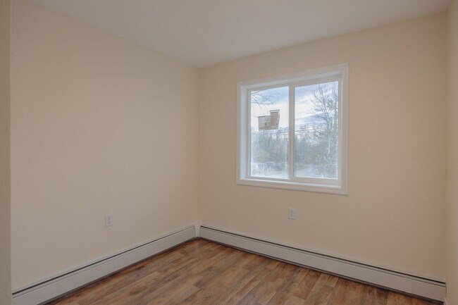 Building Photo - 2126 Rickert St