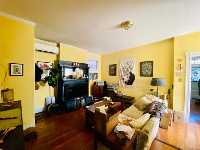 Building Photo - 2601 Parkwood Ave