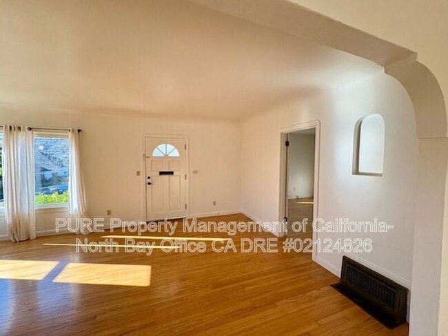 Building Photo - 400 Upham St