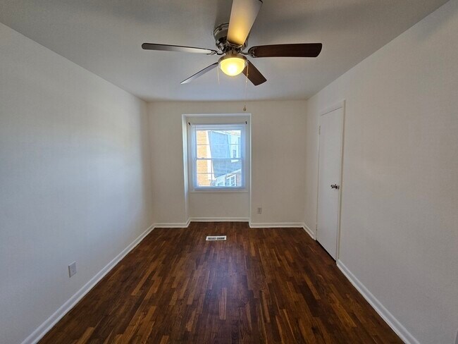 Building Photo - 2650 Wayside Dr