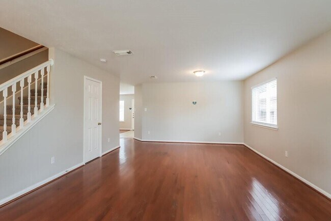 Building Photo - 2842 Fox Ravine Dr