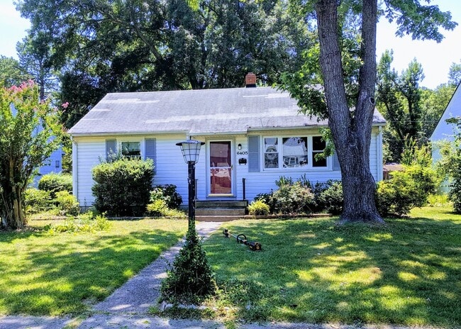 Building Photo - Spacious 3bdrm/2bth Home Located in a Well Established Neighborhood in Richmond's West End  Conve...