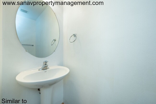 Building Photo - "Charming Family Haven: 2-Bed, 1.5-Bath Home with Versatile Loft in Prime Location"