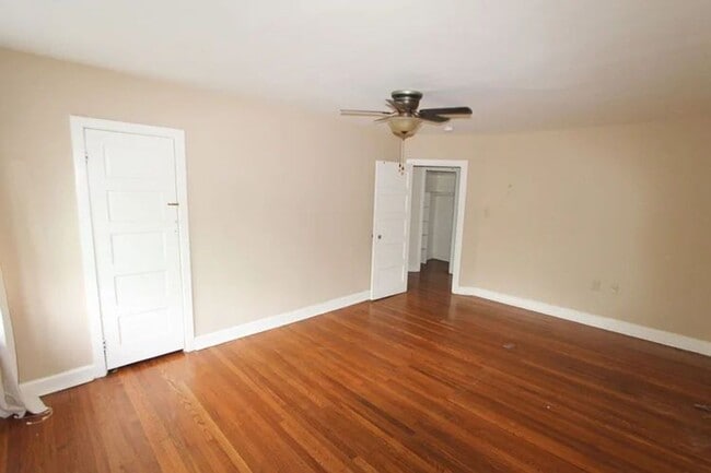 Building Photo - 254 Meehan Ave