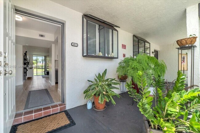 Building Photo - 1234 S Military Trail