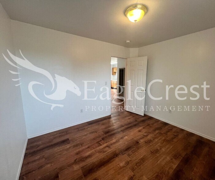 Building Photo - 706/708SCollege