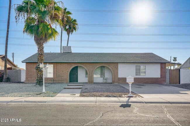 Building Photo - 9819 N 67th Dr