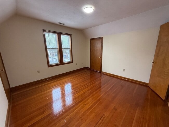 Building Photo - 132 Coburn Ave