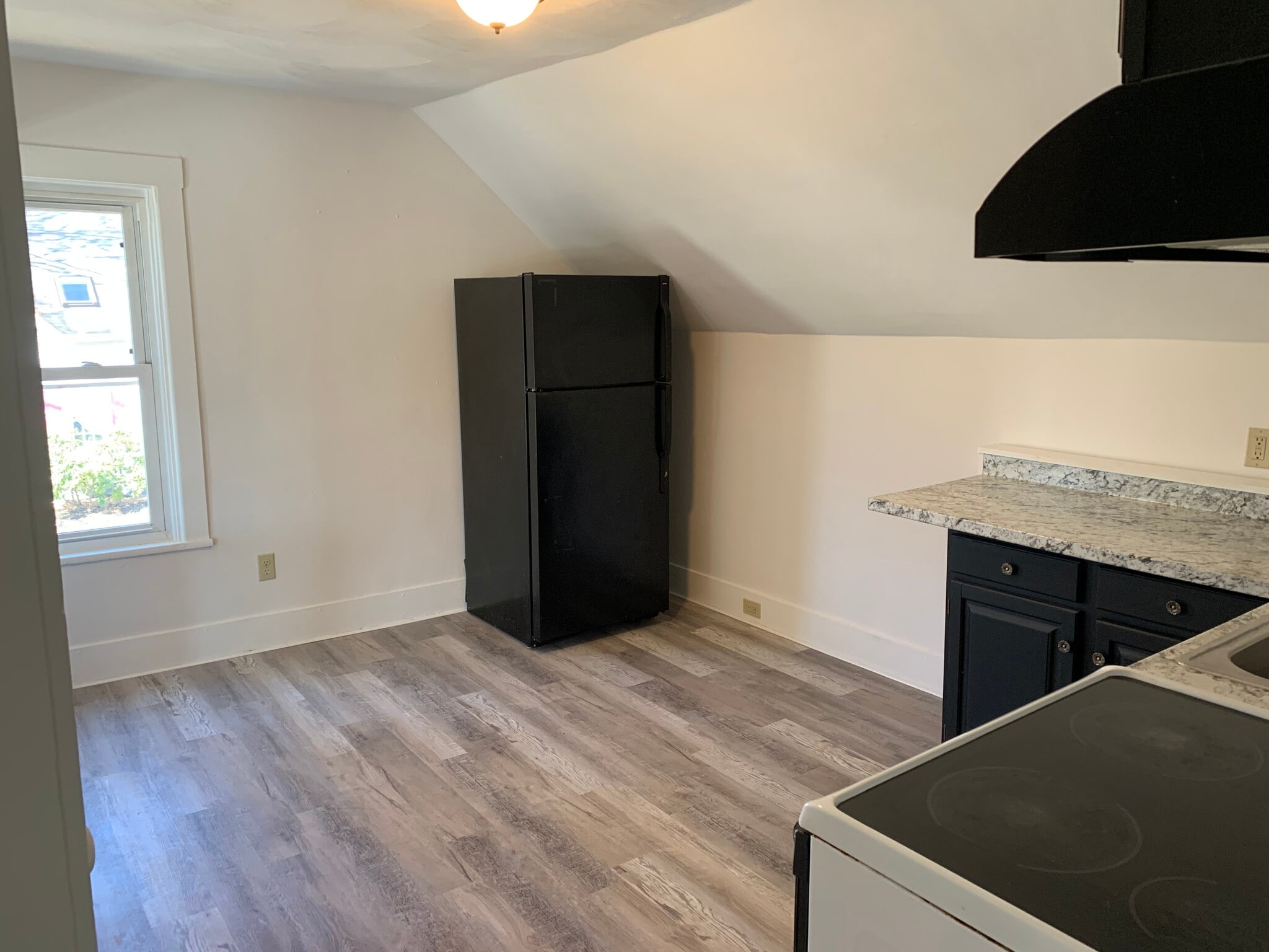 Kitchen - 2 Lawrence St
