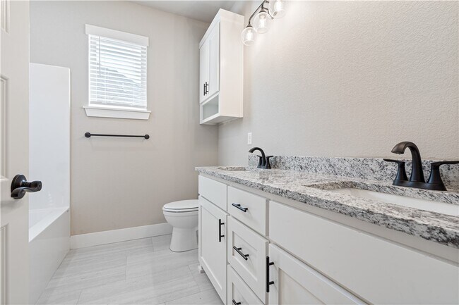 Building Photo - 7006 SW Orange Ave