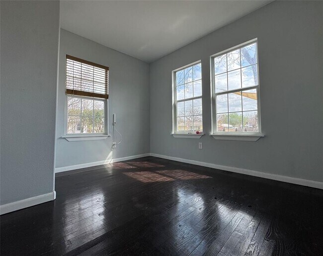 Building Photo - 1402 Mardell St