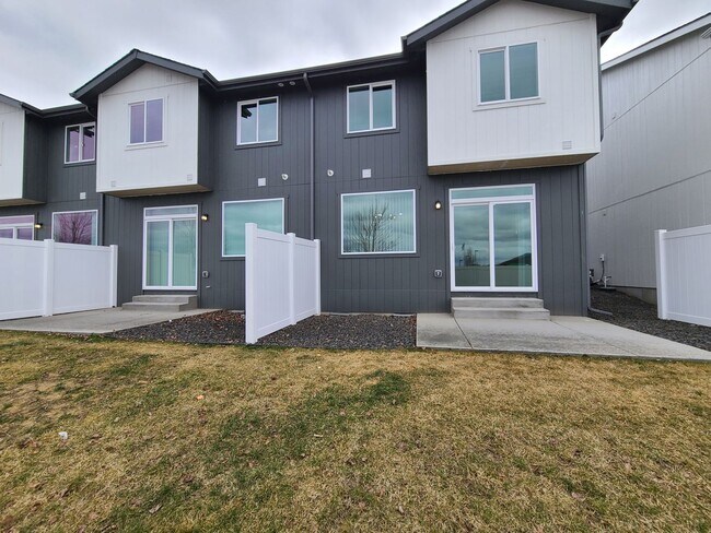 Building Photo - 7205 E Pacific Way