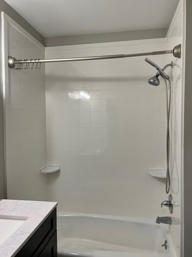 Building Photo - 101 Maple Ridge Ave