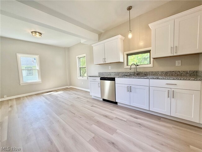 Building Photo - 41 Dewhurst Ave