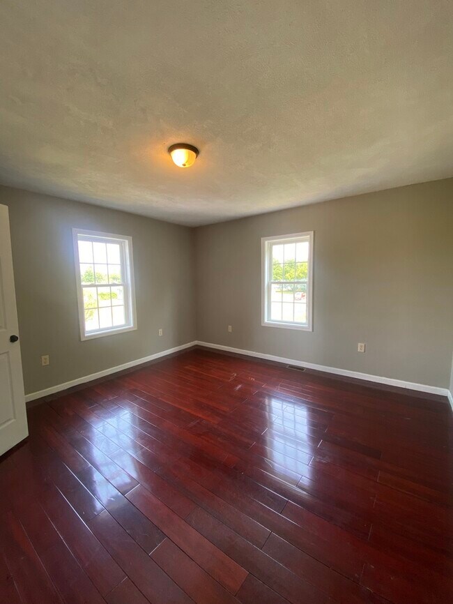 Building Photo - Gorgeous 3/4 bedroom 3 bath house for rent!
