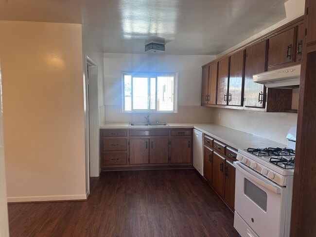 Building Photo - Cute Front House In San Pedro