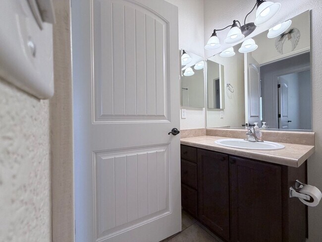 Building Photo - 3BR/2BA/2CG 1,401 sq.ft. rental with Community POOL in Sierra Vista, AZ