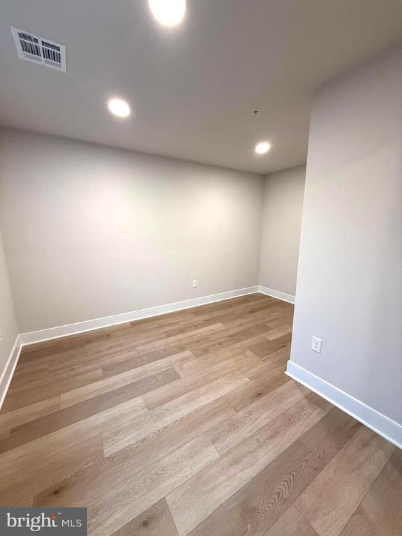 Building Photo - 4133 Ridgeview Ave