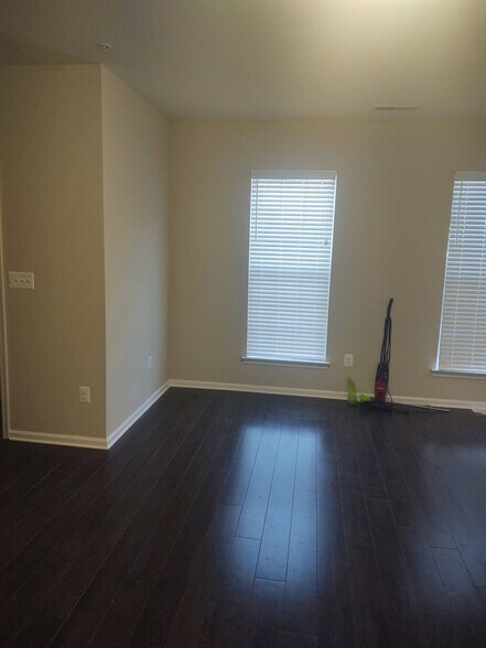 Building Photo - 22414 Glenbow Way
