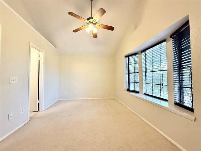 Building Photo - 11901 Swearingen Dr