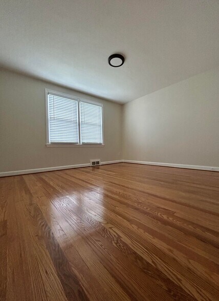 Building Photo - 65 Mercury Ct