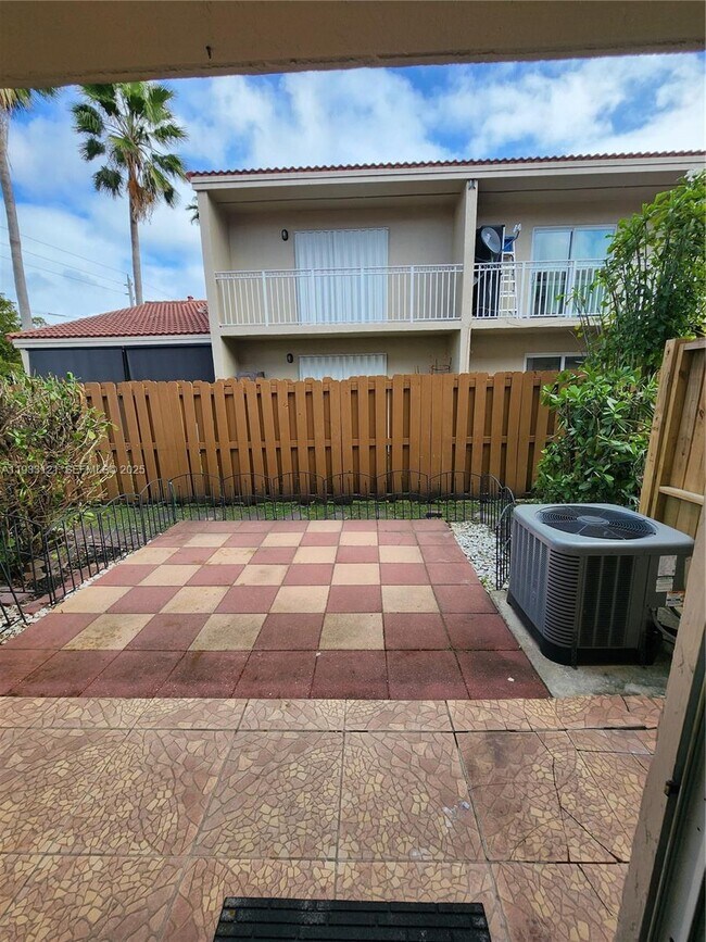 Building Photo - 6934 NW 166th Terrace