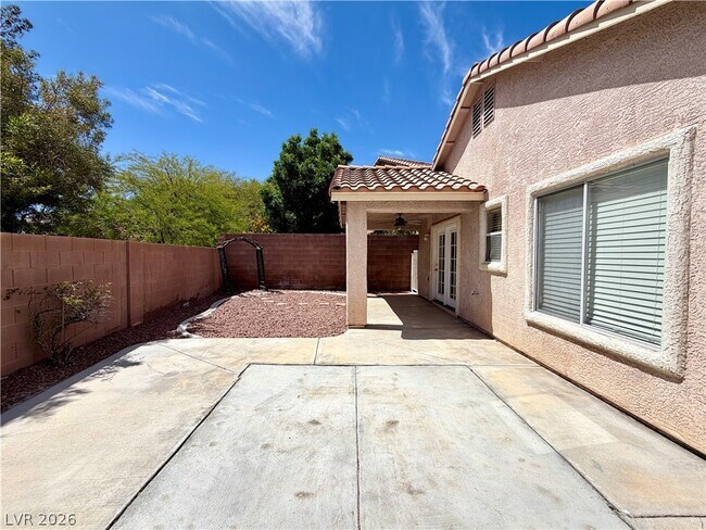 Building Photo - 1420 Dream Bridge Dr