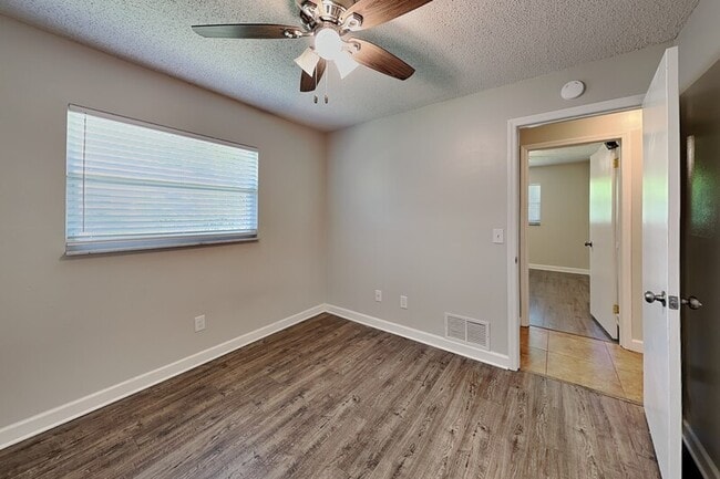 Building Photo - 1016 Manchester Cir