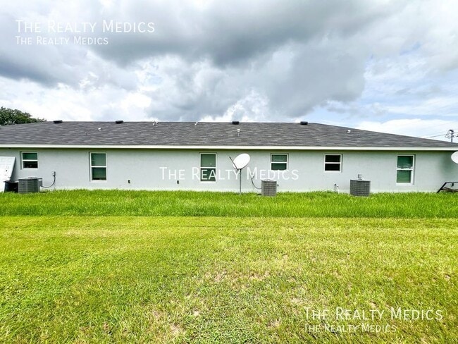 Building Photo - 8106 Juniper Rd