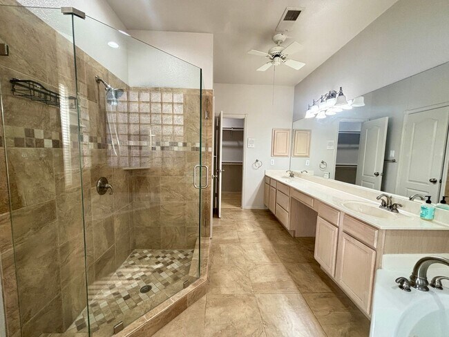 Building Photo - 4-Bed Home in Gated Community with Amenities