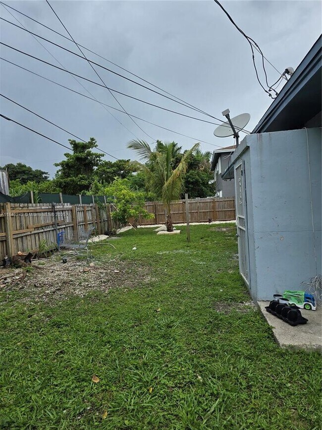 Building Photo - 22300 SW 117th Ave