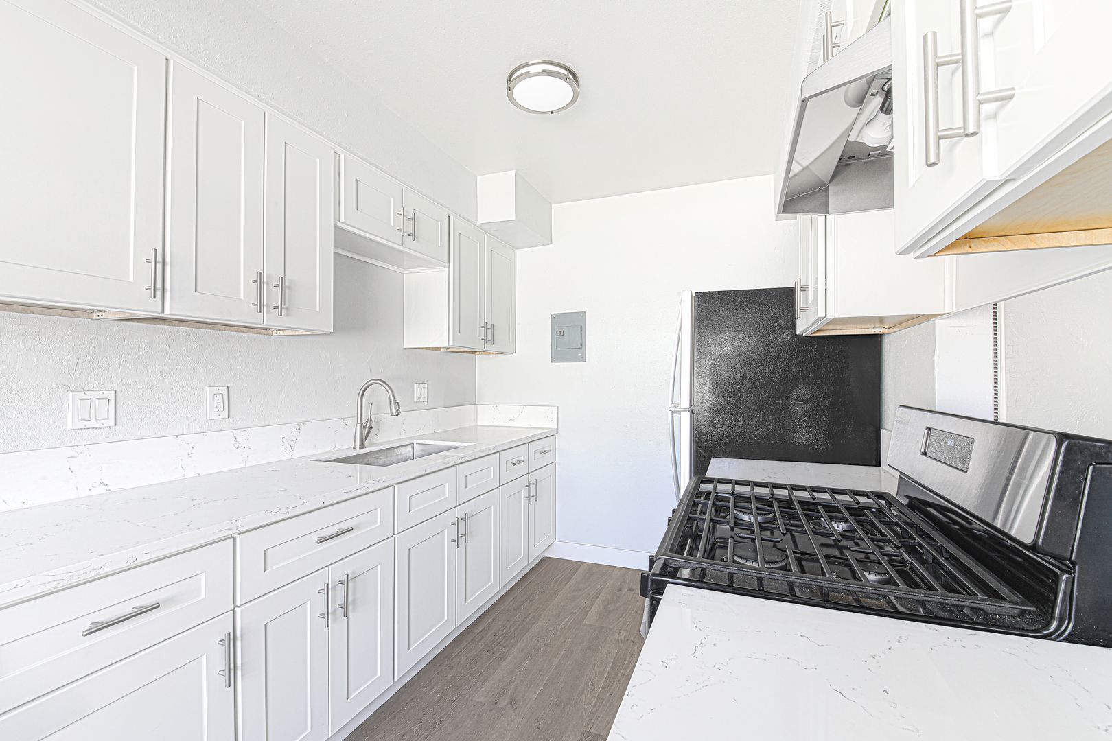 Building Photo - 811 Gardenia Ave