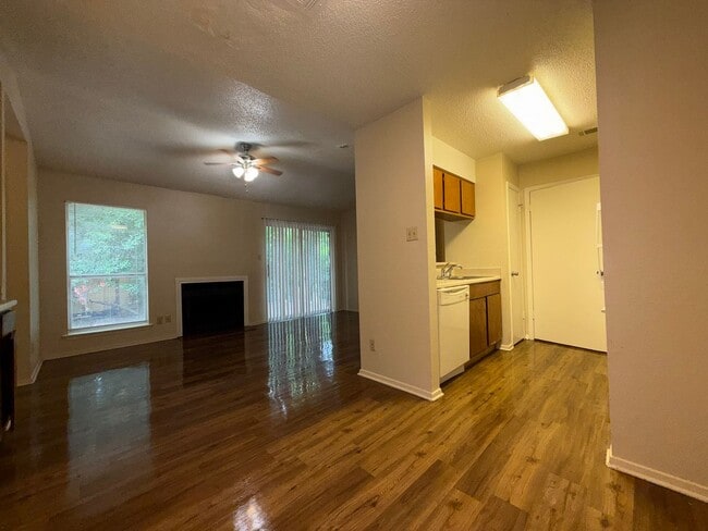 Building Photo - 12812 Tomanet Trail