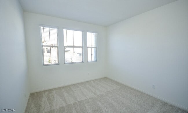 Building Photo - 552 Parkwind Ln