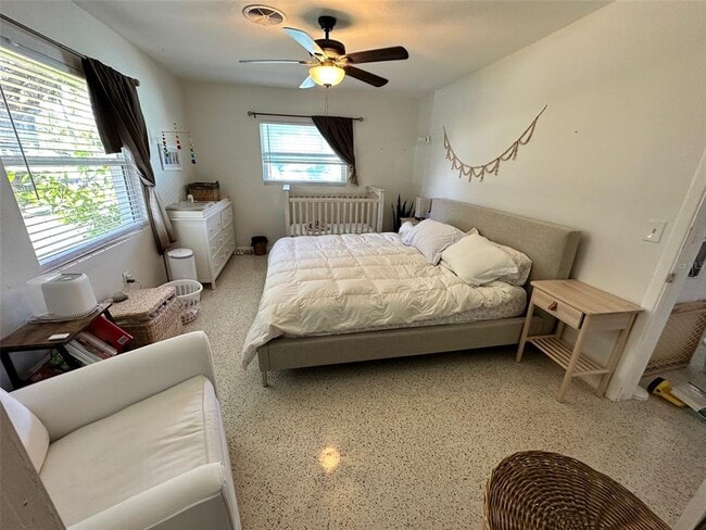 Building Photo - 815 Woodley Rd