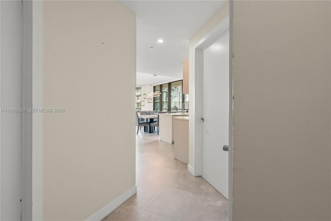 Building Photo - 501 NE 31st St