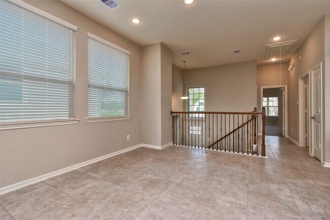 Building Photo - 163 Axlewood Ct