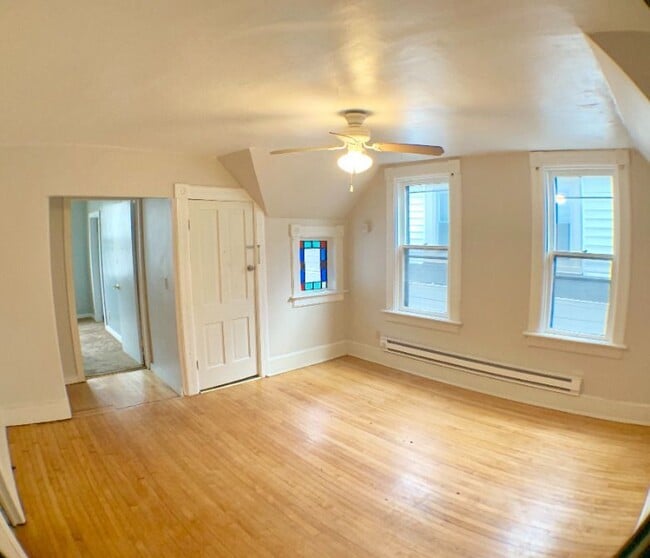 Building Photo - 2517 N Bartlett Ave