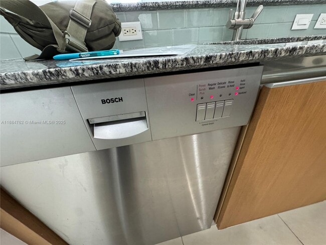 Building Photo - 1050 Brickell Ave