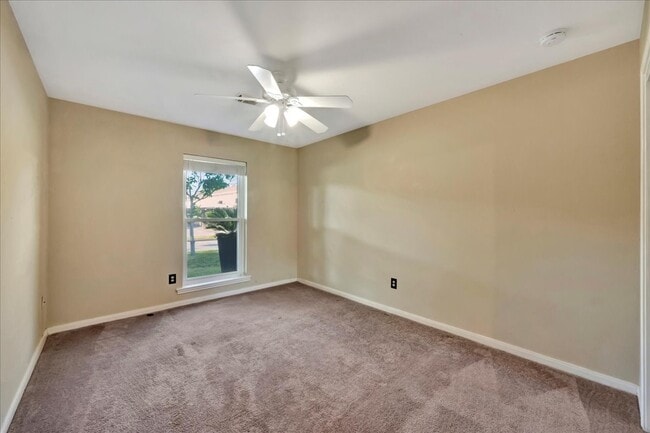 Building Photo - 1710 San Sebastian Ln