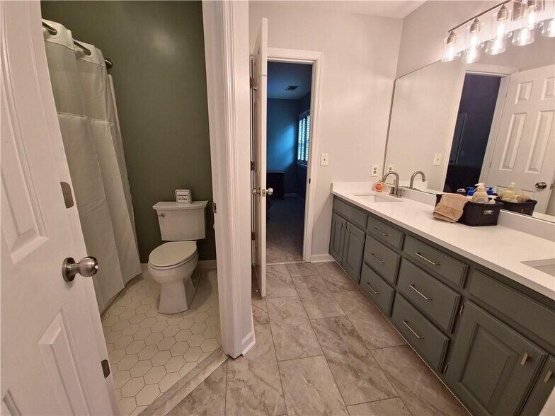 Building Photo - 9373 Kingston Crossing Cir