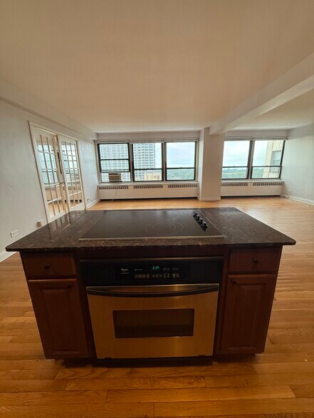 Building Photo - 4230 N Marine Dr