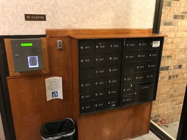 Mail Box - 1980 Selmarten Rd