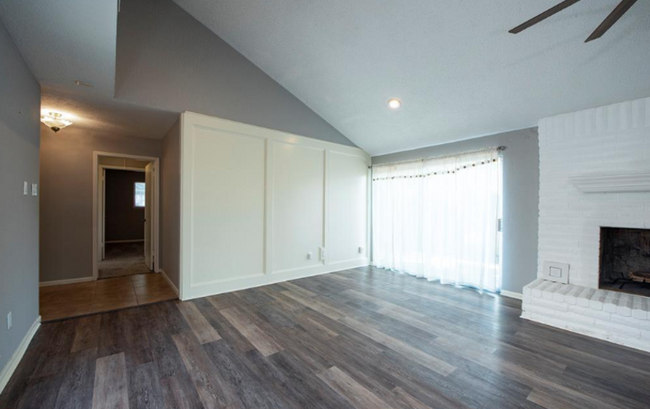 Building Photo - 311 Edgeton Ct